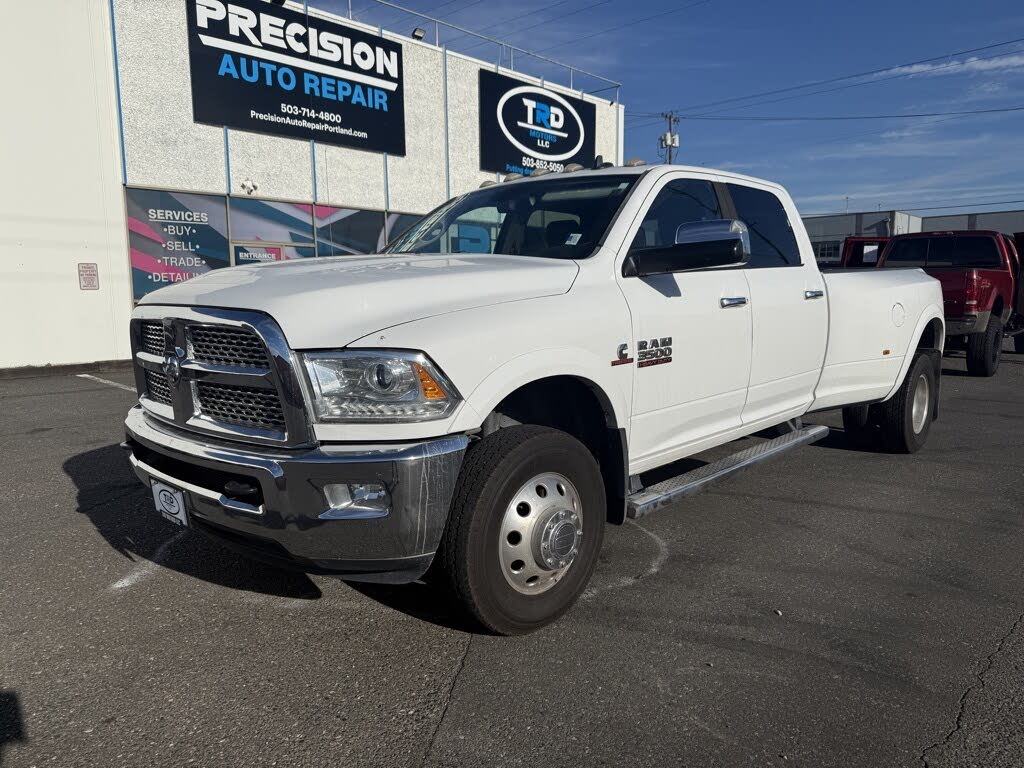 2015 RAM 3500 Laramie Crew Cab LB DRW 4WD