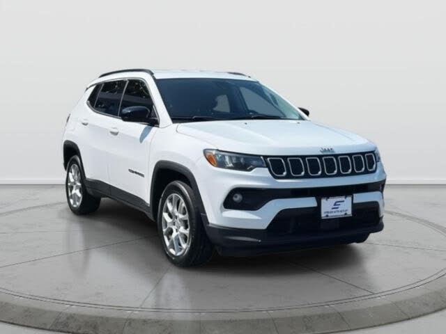 2022 Jeep Compass Latitude Lux 4WD