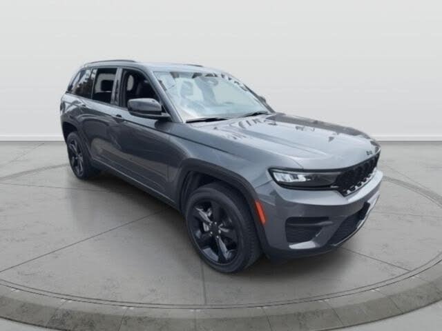 2023 Jeep Grand Cherokee Altitude 4WD