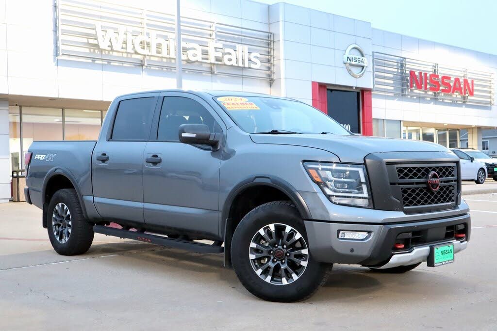 2024 Nissan Titan PRO-4X Crew Cab 4WD