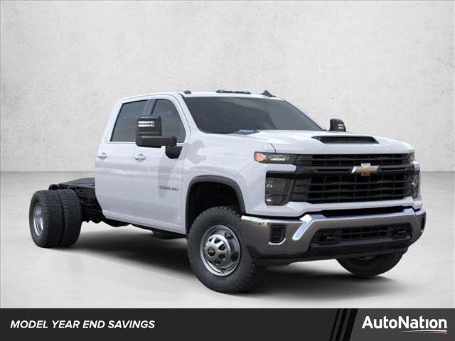 2025 Chevrolet Silverado 3500HD Chassis Work Truck Crew Cab 4WD