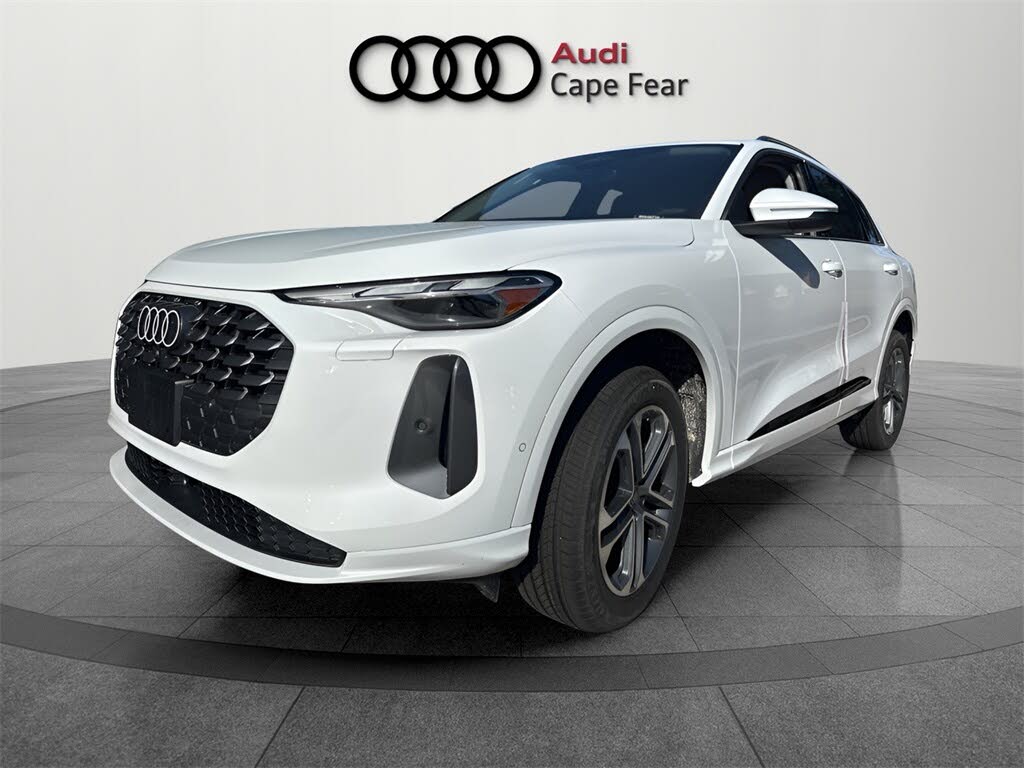 2025 Audi Q5 quattro Premium 40 TFSI