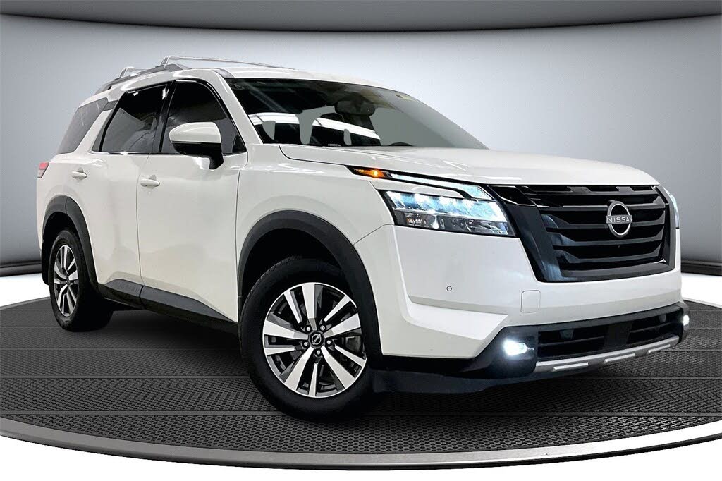 2022 Nissan Pathfinder SL 4WD
