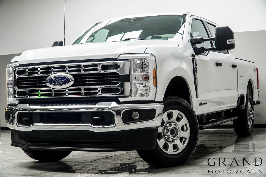 2024 Ford F-350 Super Duty XLT Crew Cab 4WD