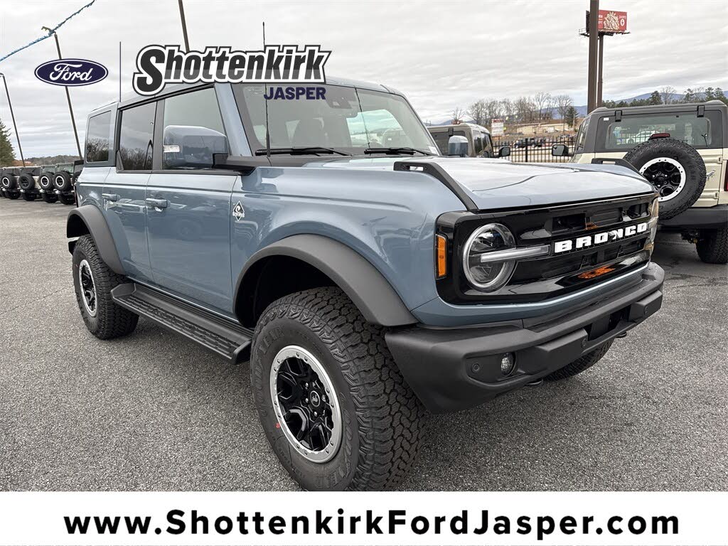 2025 Ford Bronco Outer Banks 4-Door 4WD