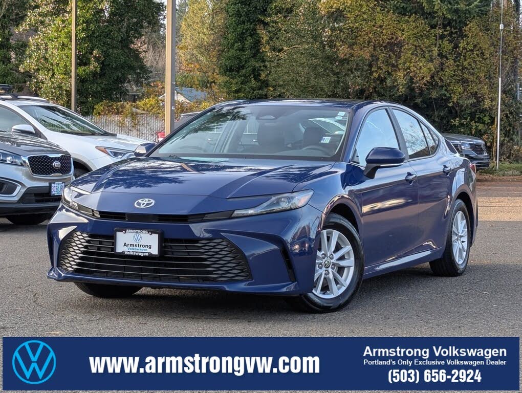 2025 Toyota Camry LE FWD