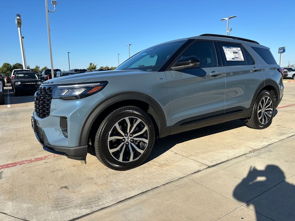 2026 Ford Explorer ST-Line RWD