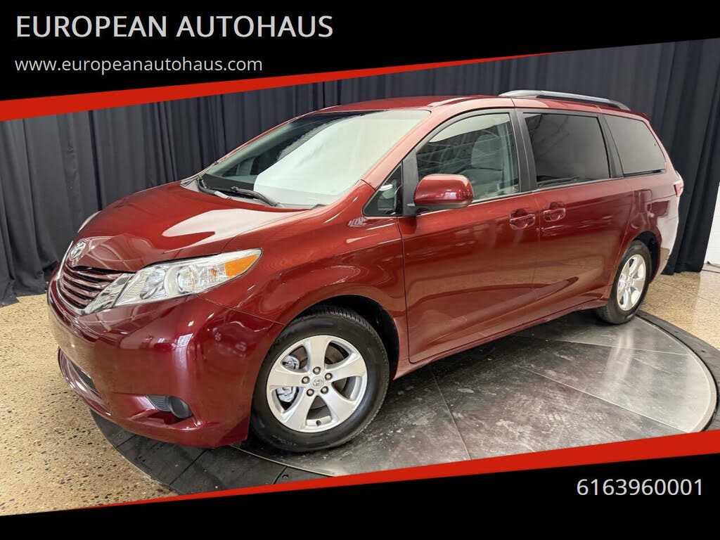 2017 Toyota Sienna LE 8-Passenger FWD