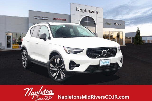 2024 Volvo XC40 B5 Plus Dark Theme AWD