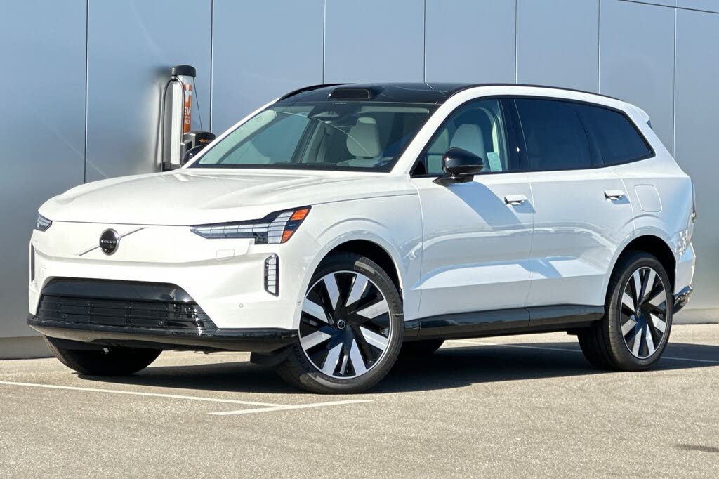2025 Volvo EX90 Twin Plus 6-Passenger eAWD