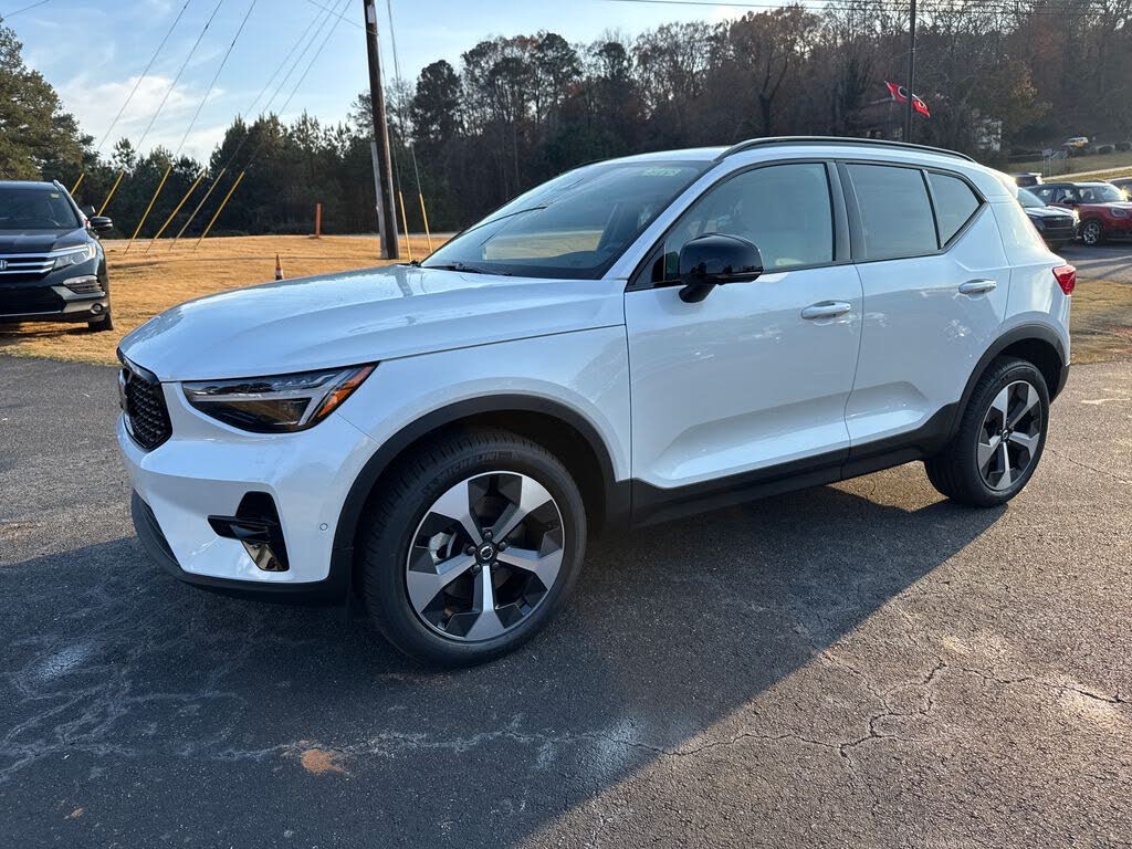 2026 Volvo XC40 B5 Plus AWD