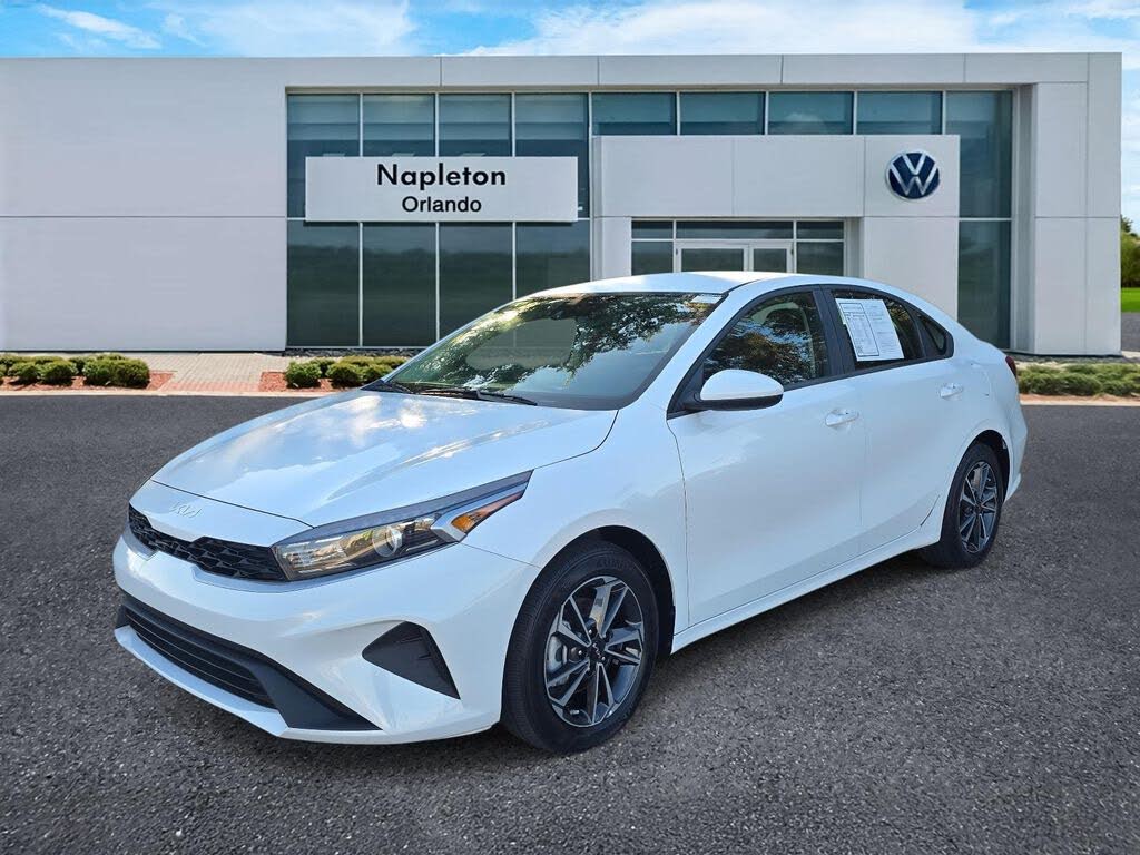 2024 Kia Forte LXS FWD