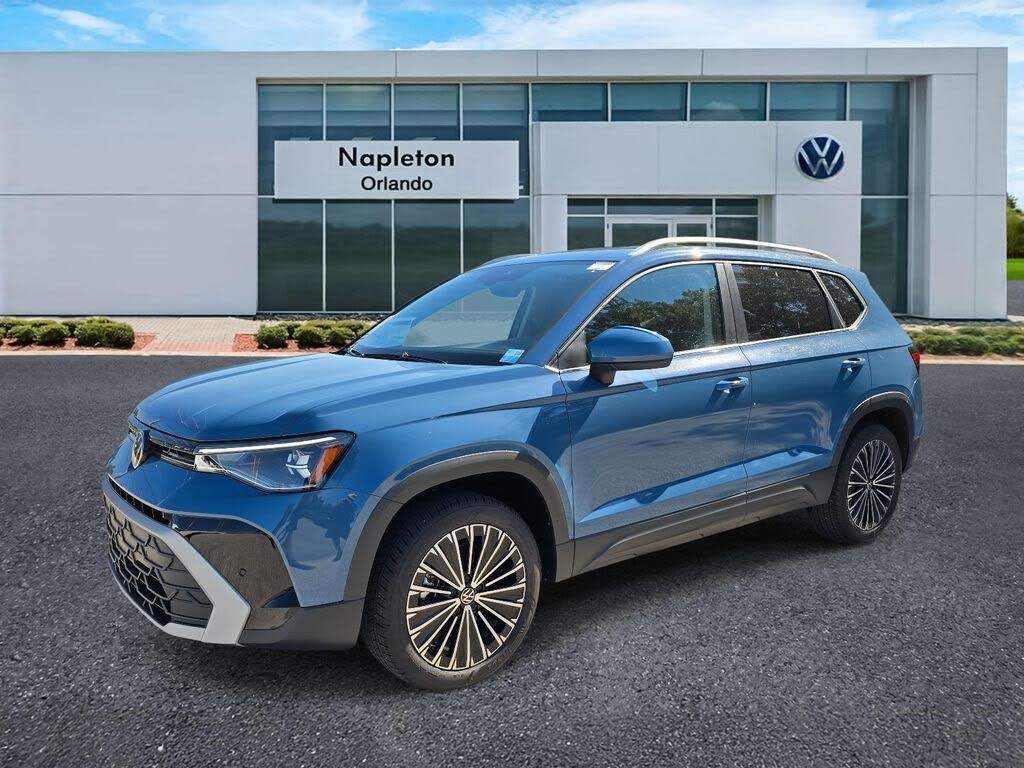 2025 Volkswagen Taos SE FWD