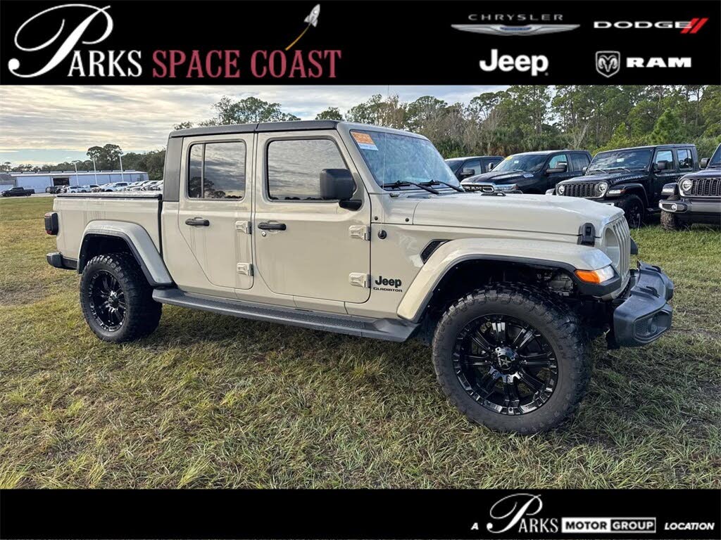2022 Jeep Gladiator Sport Crew Cab 4WD
