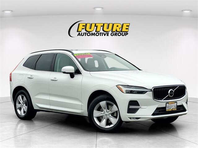 2022 Volvo XC60 B5 Momentum AWD