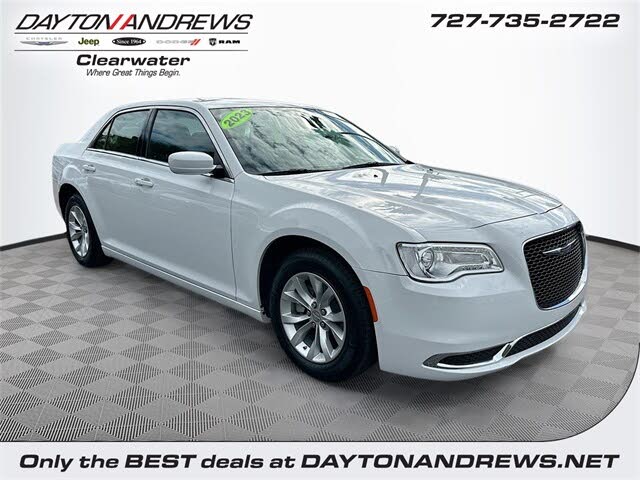 2023 Chrysler 300 Touring RWD