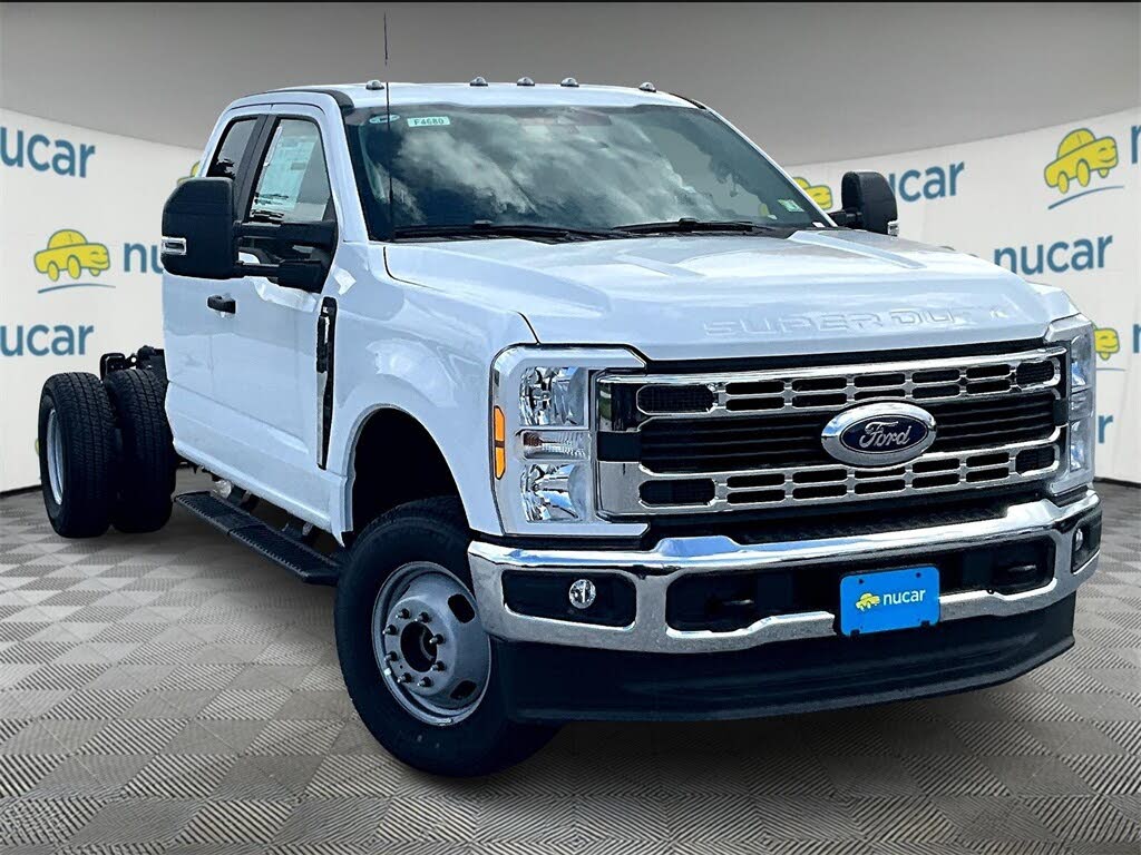 2025 Ford F-350 Super Duty Chassis XL SuperCab DRW 4WD