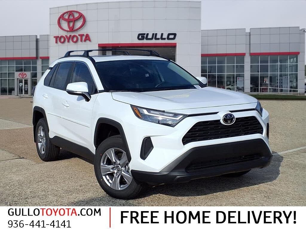 2025 Toyota RAV4 XLE FWD
