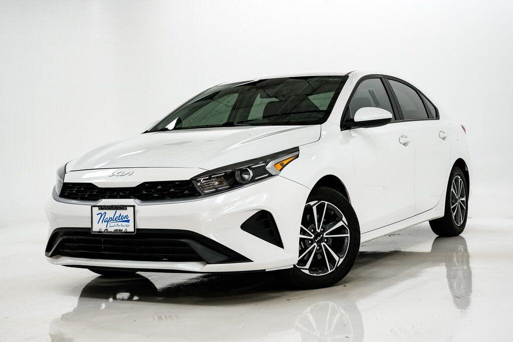 2023 Kia Forte LXS FWD