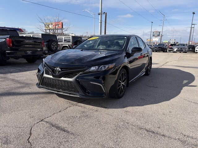 2024 Toyota Camry SE FWD