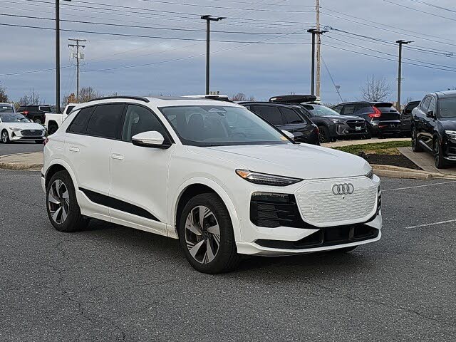2025 Audi Q6 e-tron quattro Premium Plus