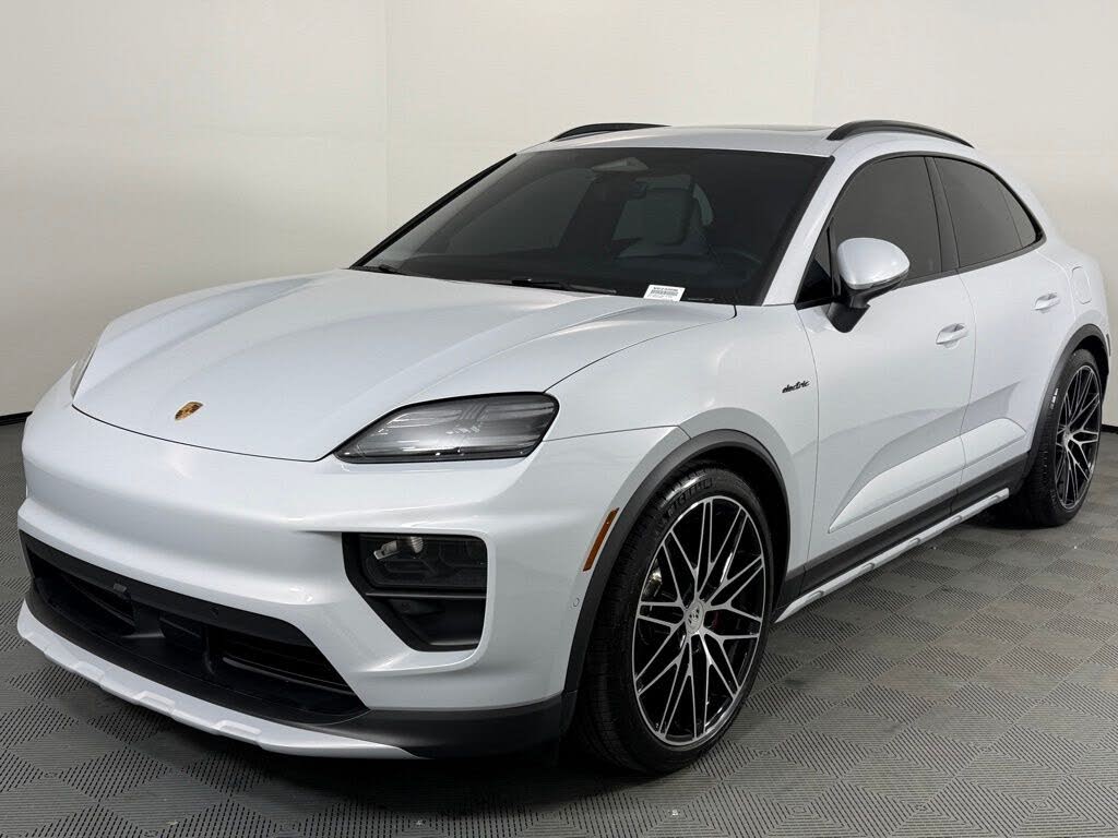 2025 Porsche Macan AWD