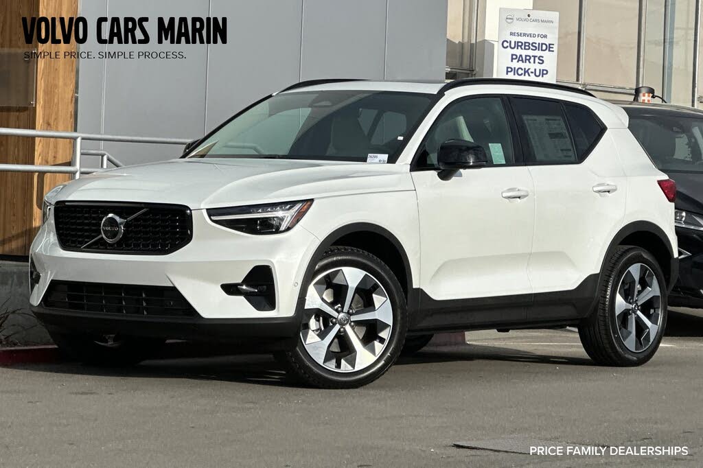 2026 Volvo XC40 B4 Plus FWD