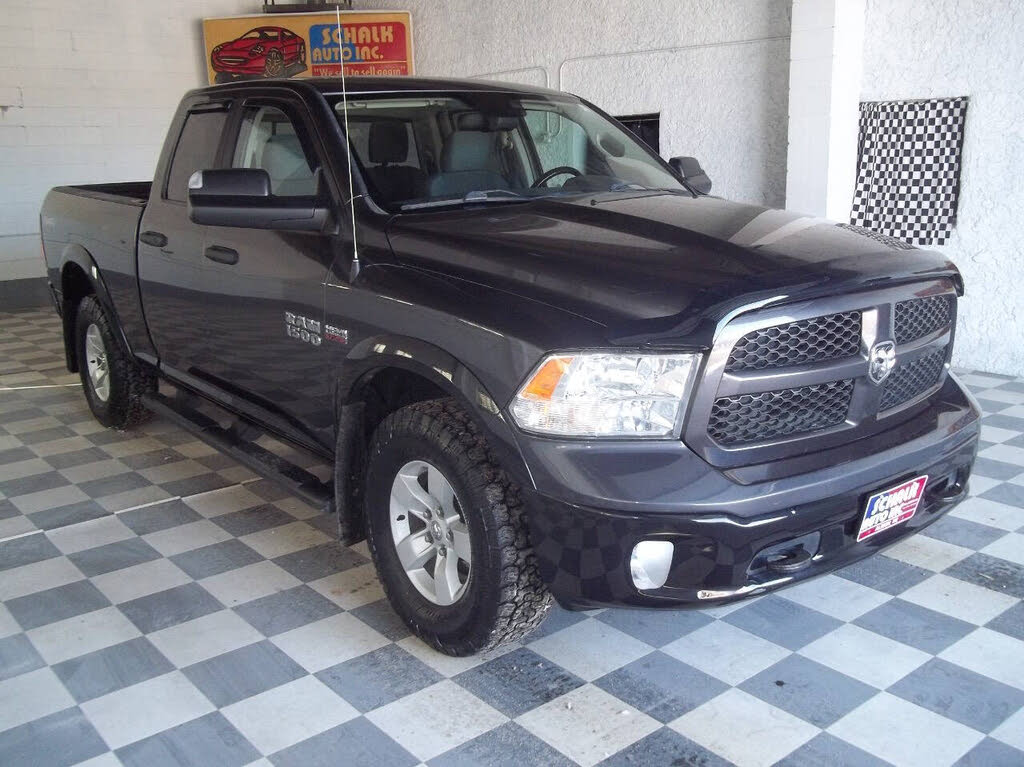 2017 RAM 1500 SLT Quad Cab 4WD