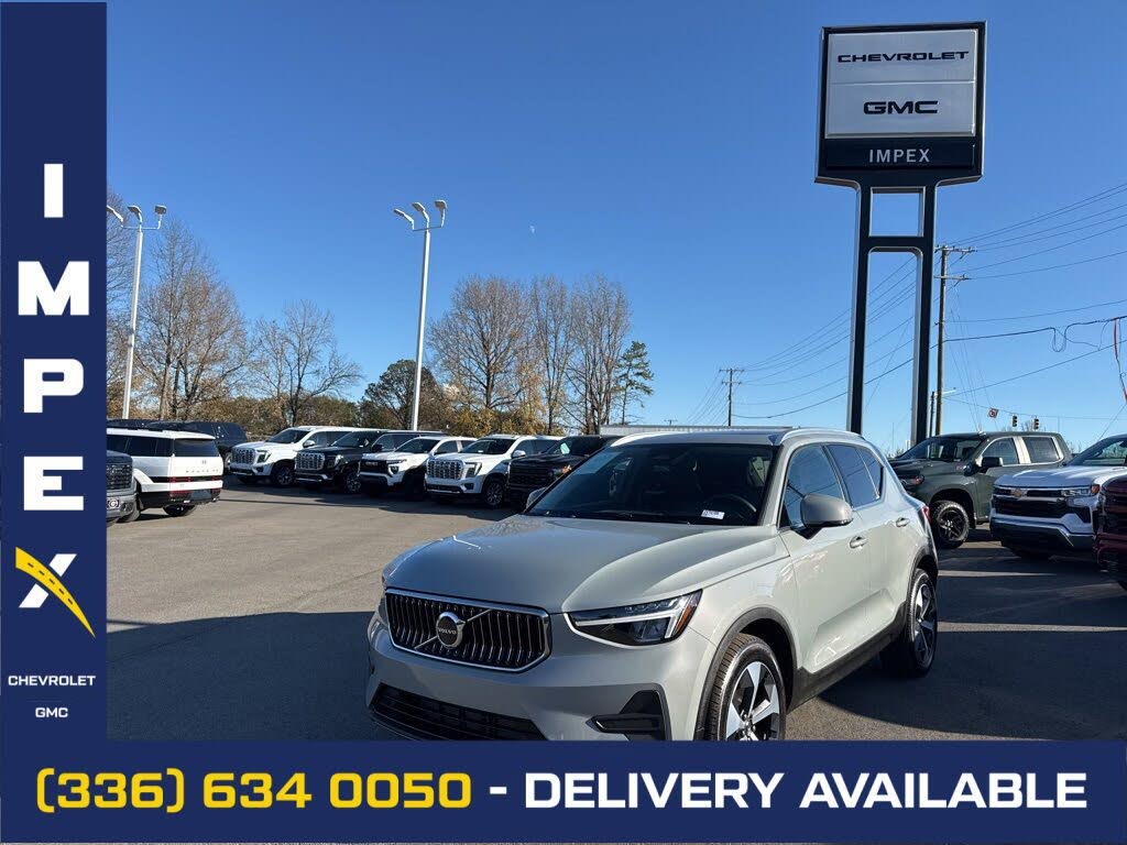 2025 Volvo XC40 B5 Core Bright Theme AWD