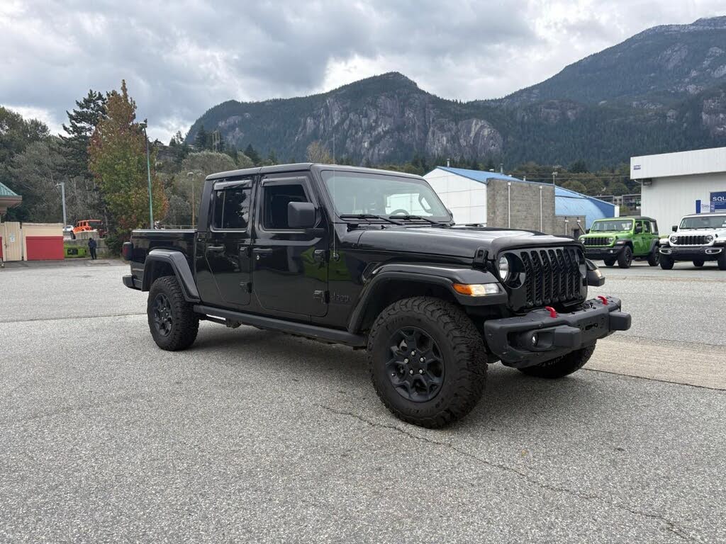 Jeep Gladiator Sport S Crew Cab 4WD 2023