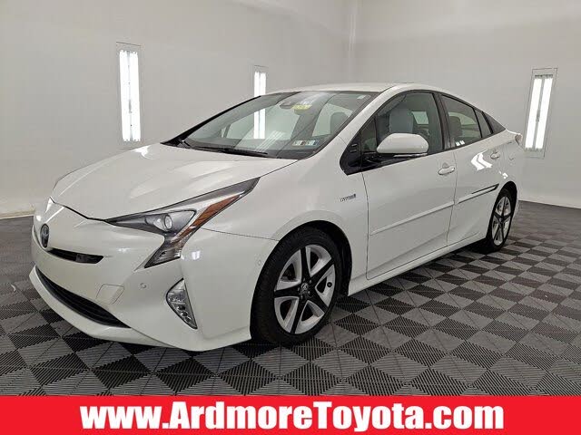 2017 Toyota Prius Four Touring FWD
