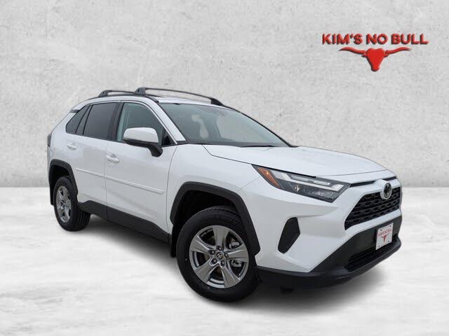 2025 Toyota RAV4 XLE FWD