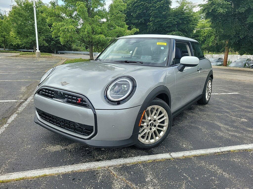 2025 MINI Cooper S Signature Trim 2-door Hatchback