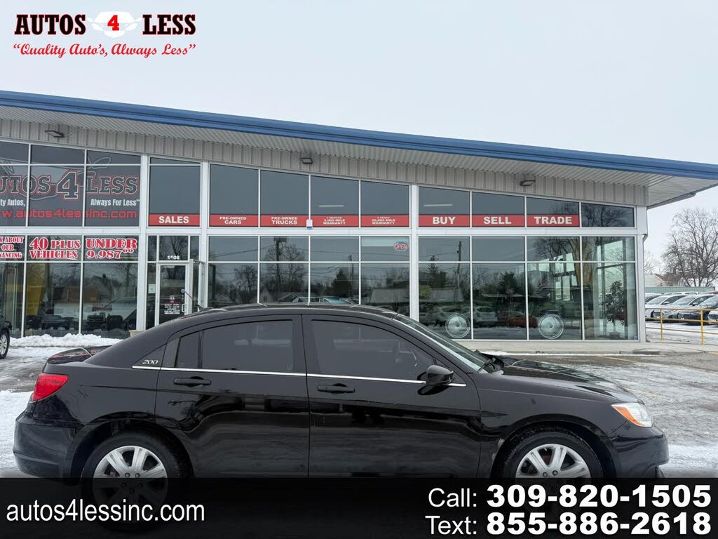 2013 Chrysler 200 Touring Sedan FWD