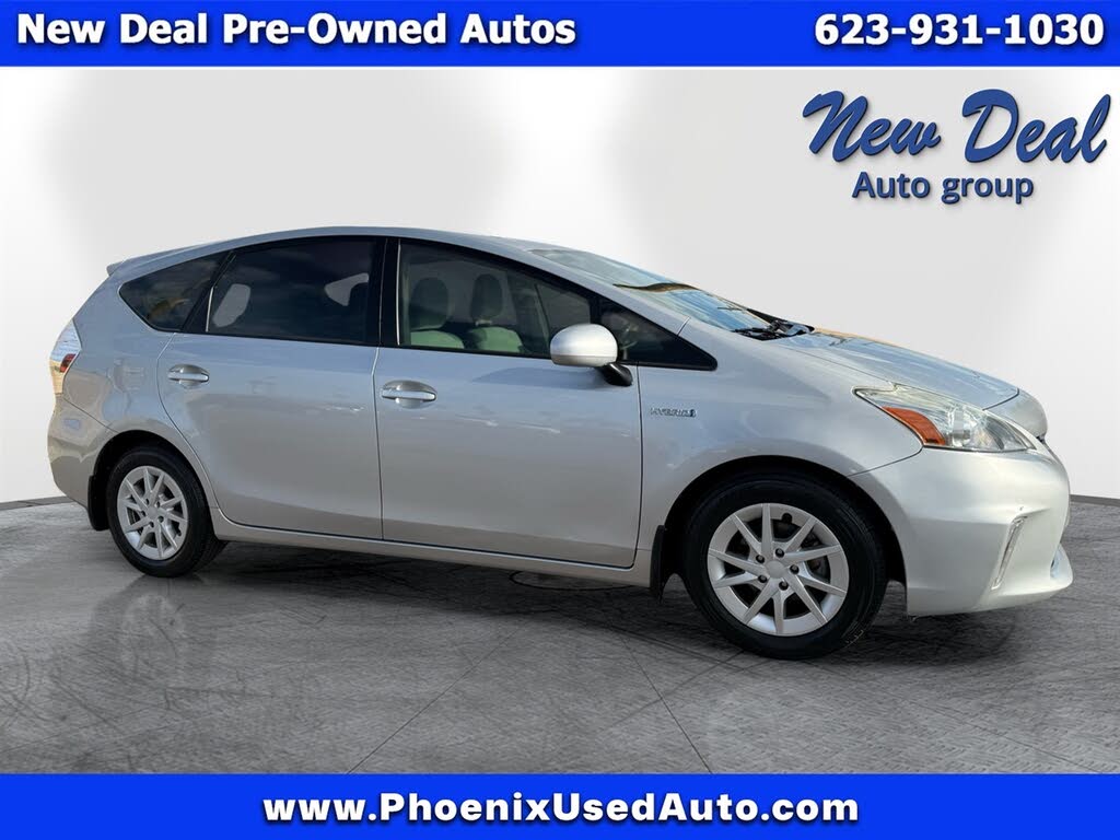 2013 Toyota Prius v Three FWD