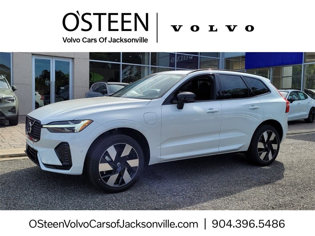 2024 Volvo XC60 Recharge T8 Plus Dark Theme eAWD