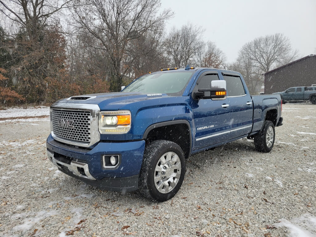 2017 GMC Sierra 2500HD Denali Crew Cab SB 4WD