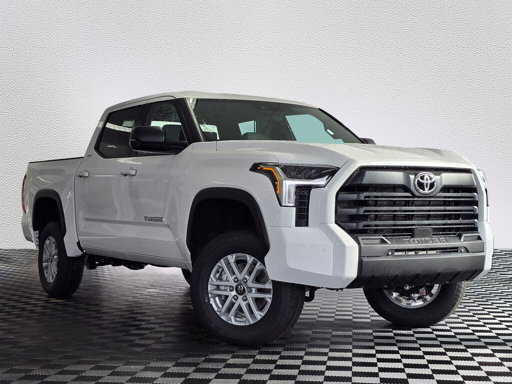 2026 Toyota Tundra SR5 CrewMax Cab 4WD