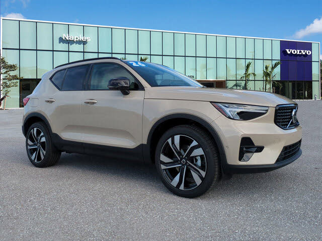 2026 Volvo XC40 B4 Plus FWD