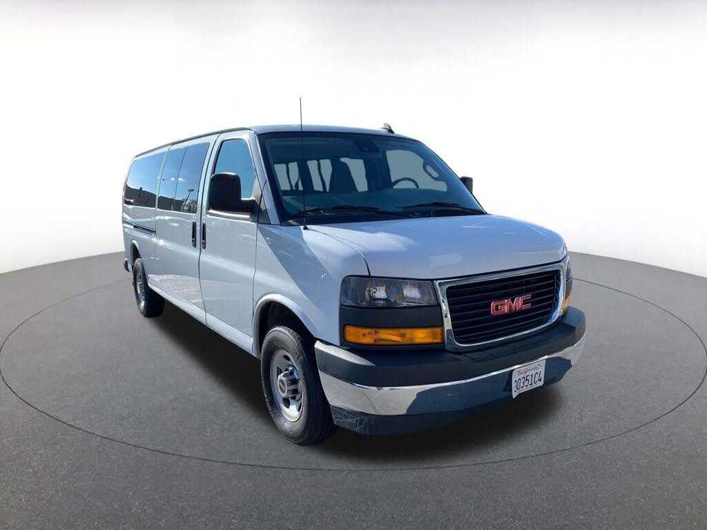 2025 GMC Savana LT 3500 RWD