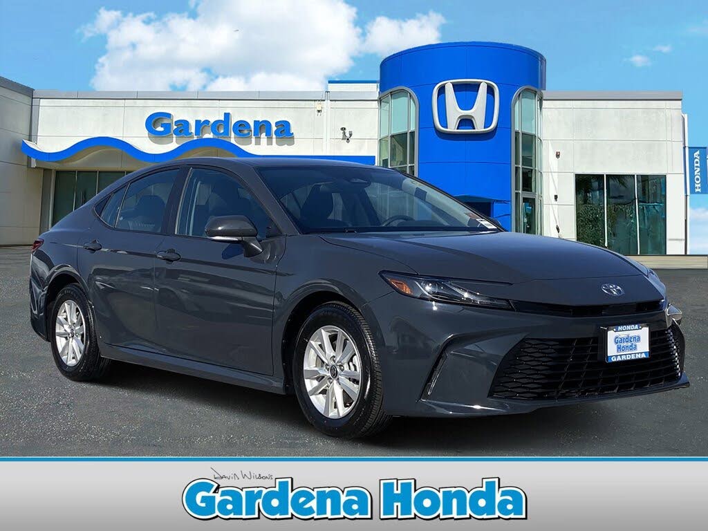 2025 Toyota Camry SE FWD