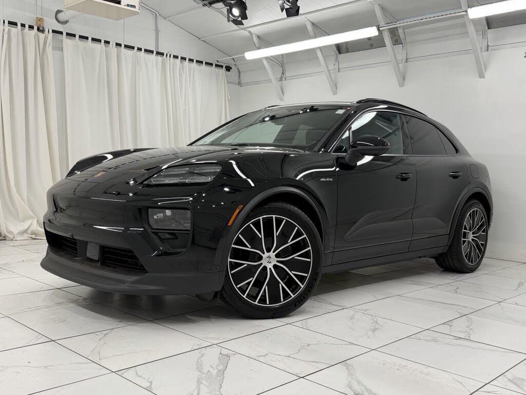 2025 Porsche Macan AWD