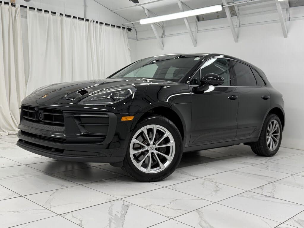 2025 Porsche Macan AWD