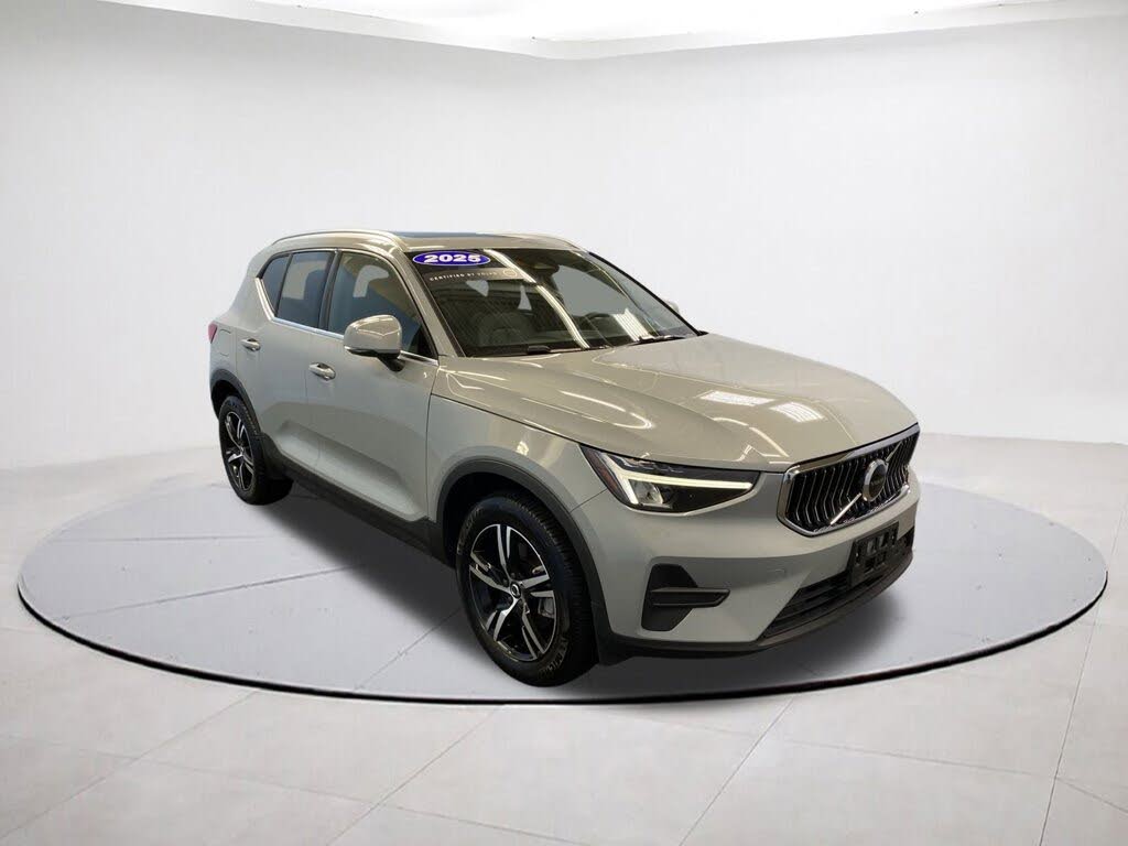 2025 Volvo XC40 B5 Core Bright Theme AWD