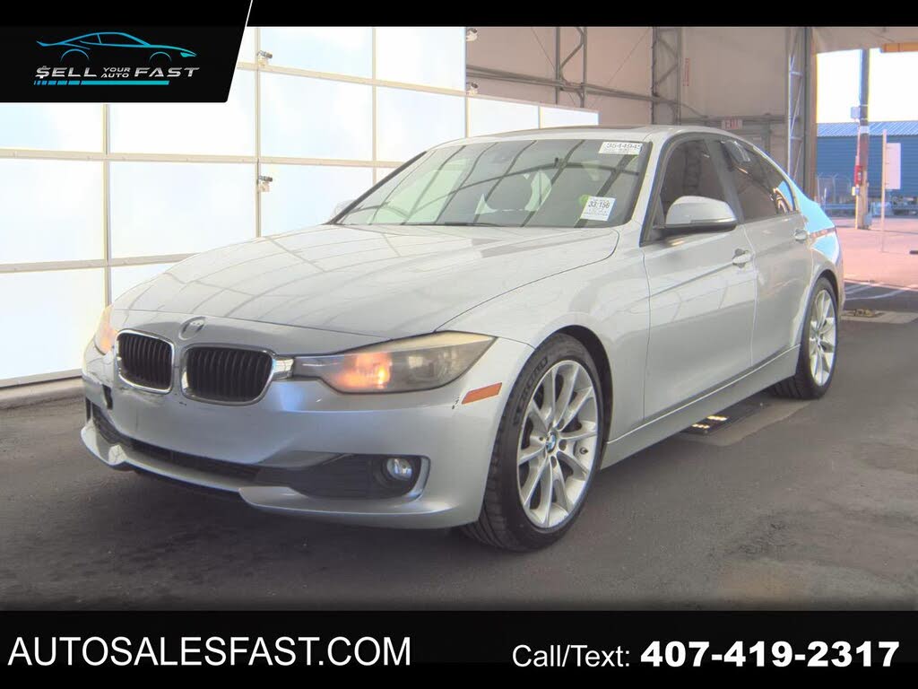 2013 BMW 3 Series 320i Sedan RWD