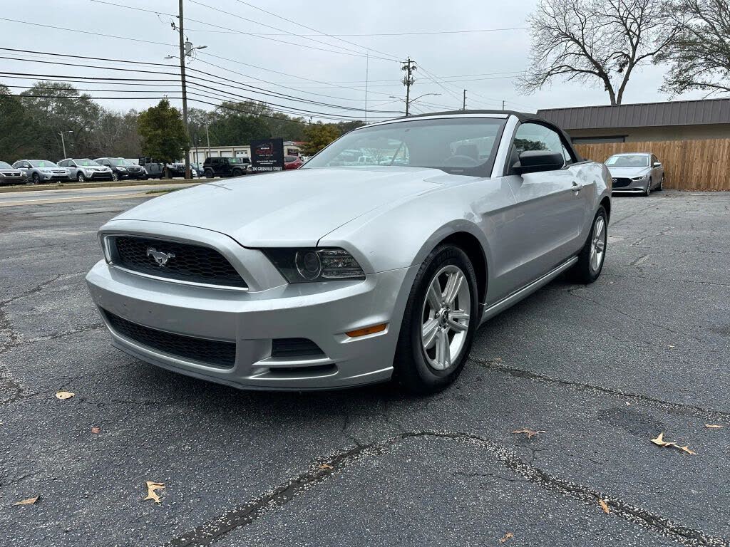 2014 Ford Mustang V6 Convertible RWD
