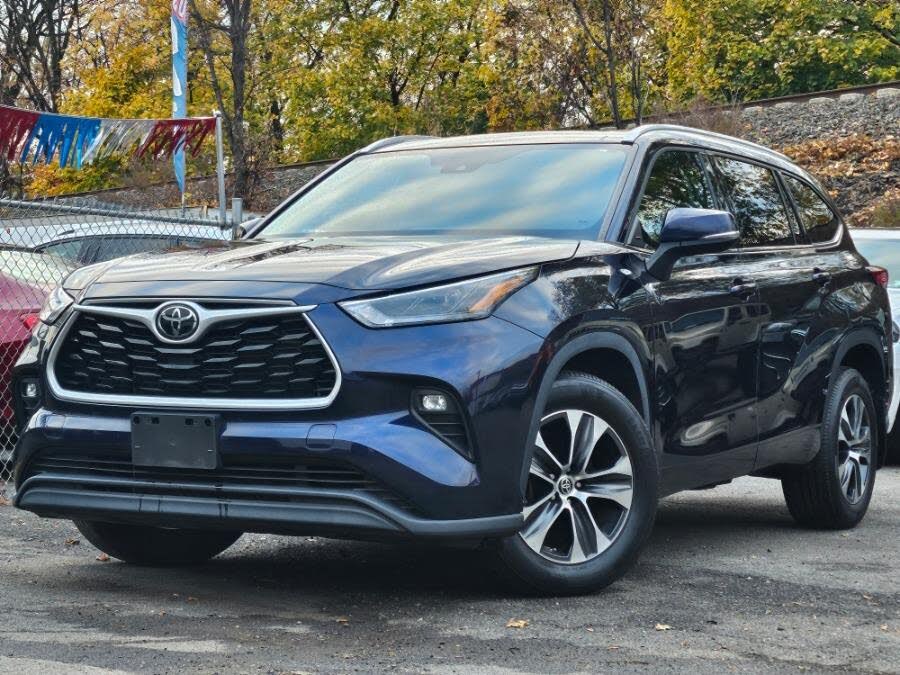 2022 Toyota Highlander XLE AWD