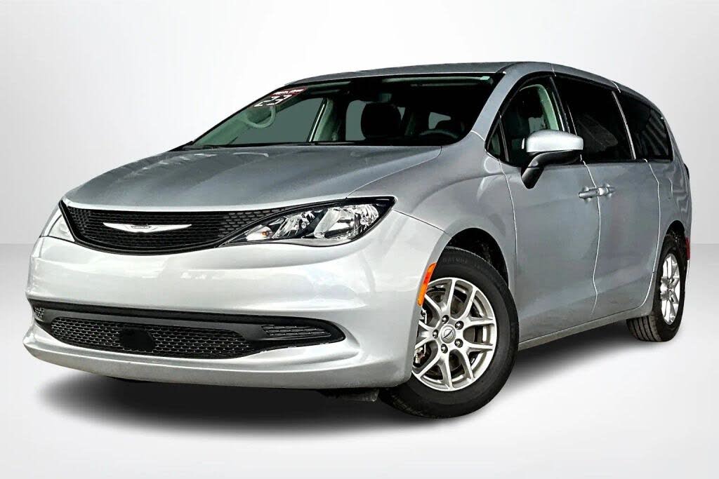 2023 Chrysler Voyager LX FWD