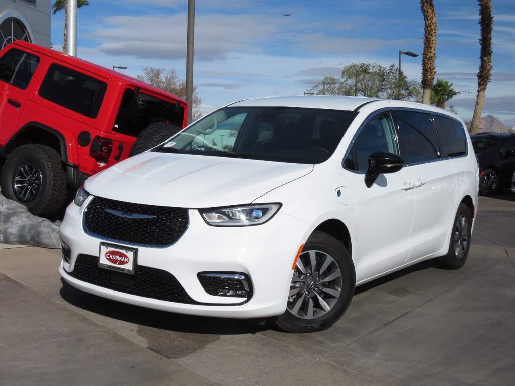 2024 Chrysler Pacifica Hybrid Select FWD