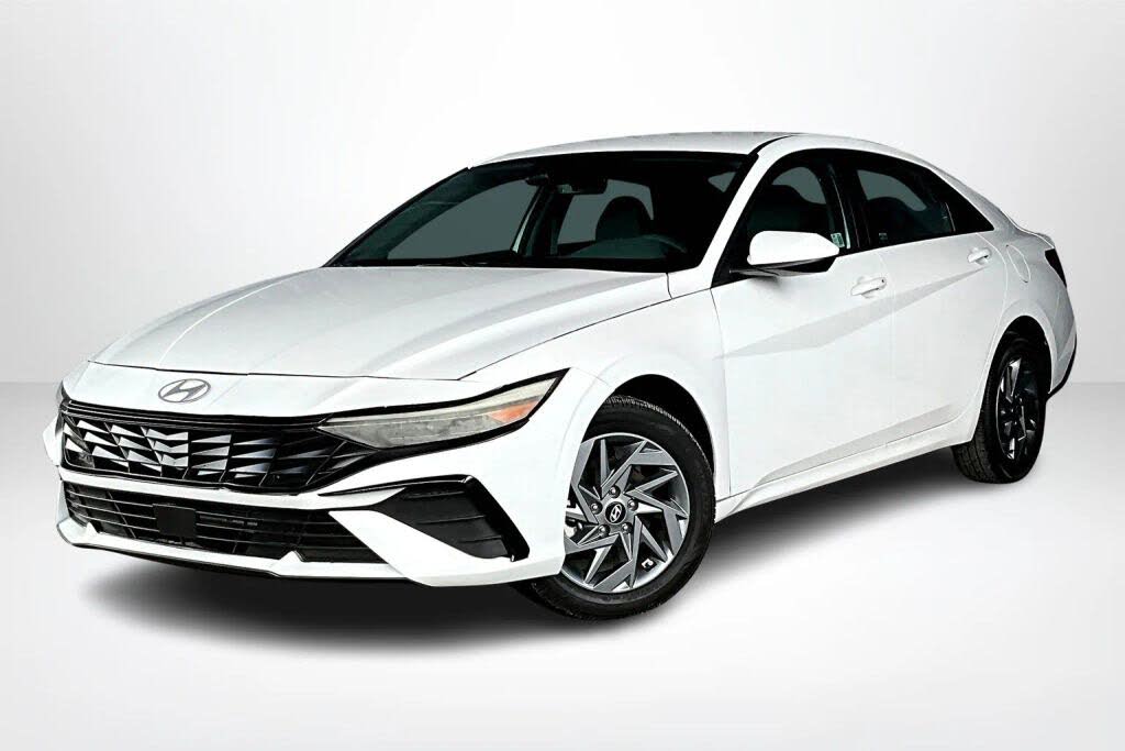 2024 Hyundai Elantra SEL FWD